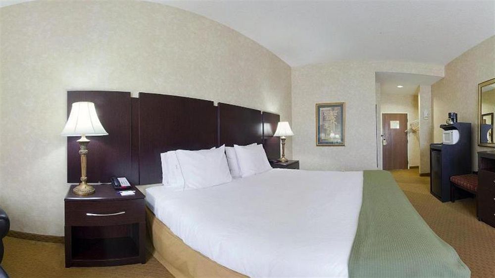 Holiday Inn Express Prince Frederick By Ihg Extérieur photo
