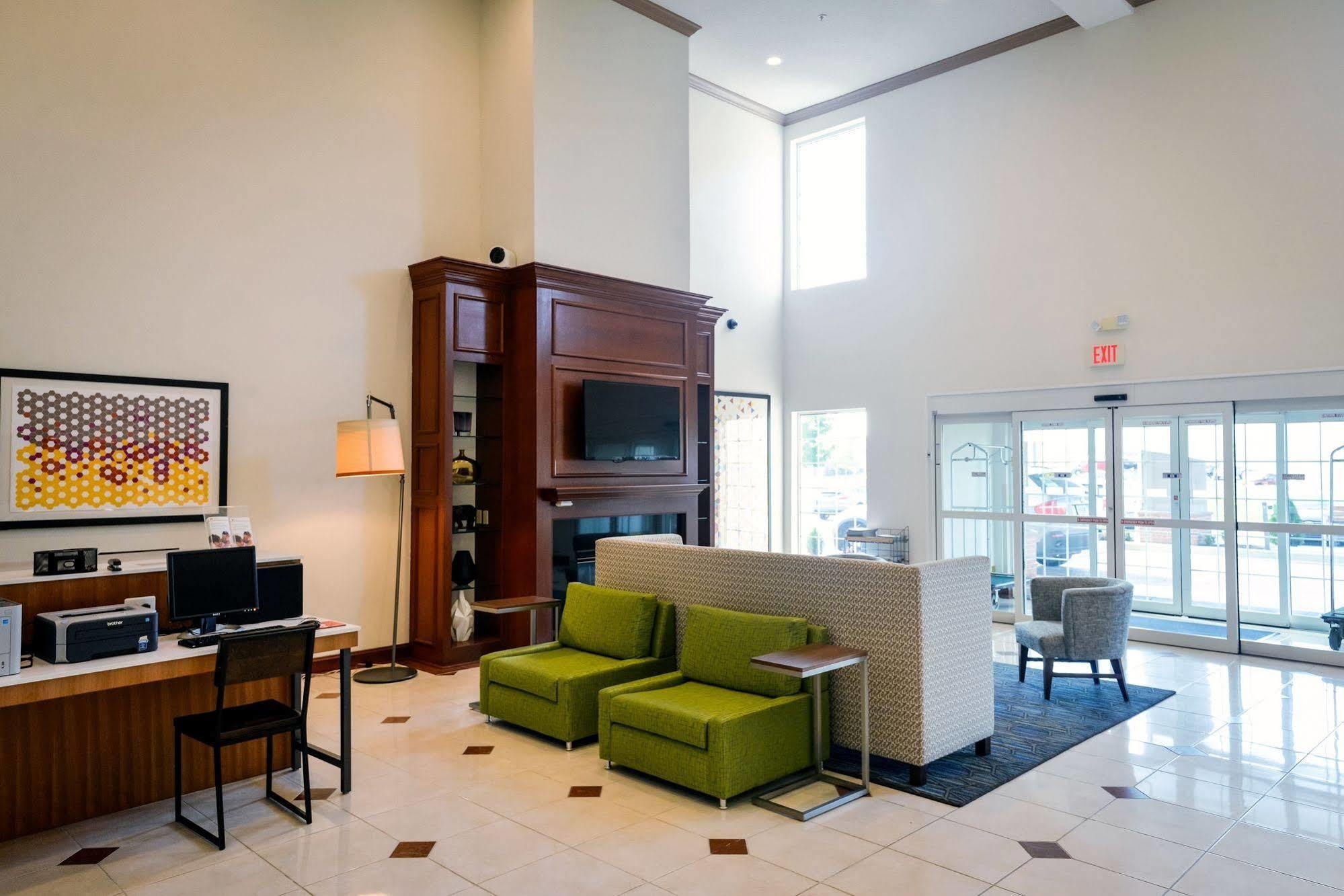Holiday Inn Express Prince Frederick By Ihg Extérieur photo