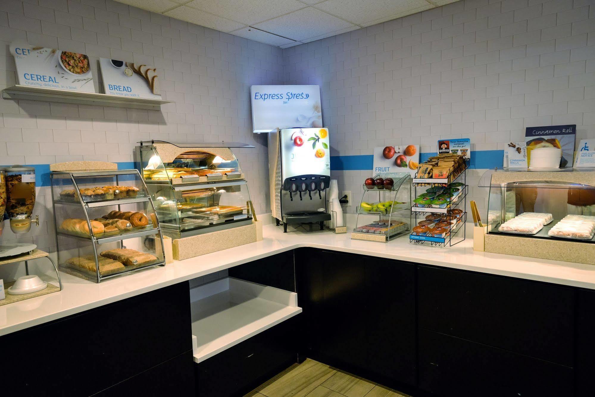 Holiday Inn Express Prince Frederick By Ihg Extérieur photo