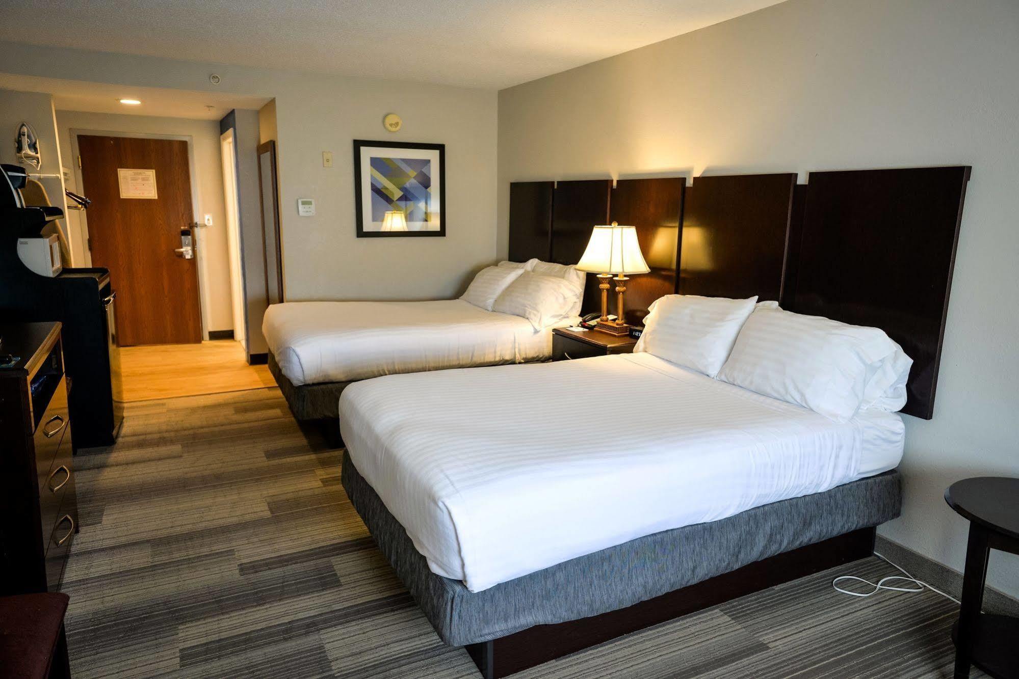 Holiday Inn Express Prince Frederick By Ihg Extérieur photo